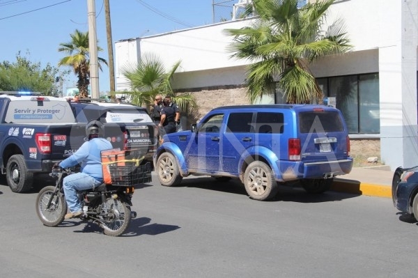 Detienen a tres por viajar en camioneta con reporte de robo