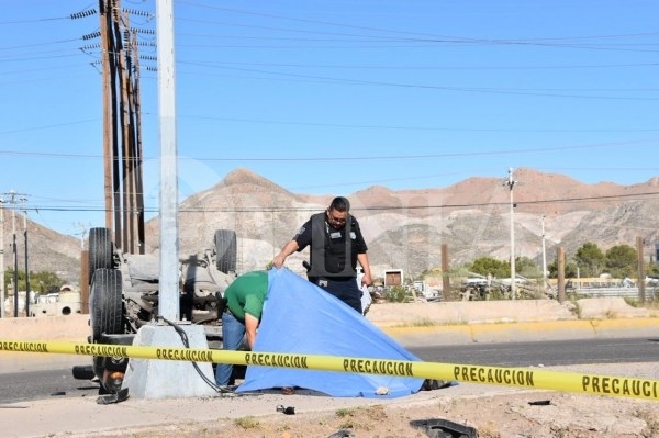 Trasladaban a interno a la Cruz Roja y volcaron en las Industrias: un muerto y tres heridos