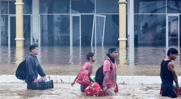 Acapulco queda devastado por segunda vez en un año tras el paso de 