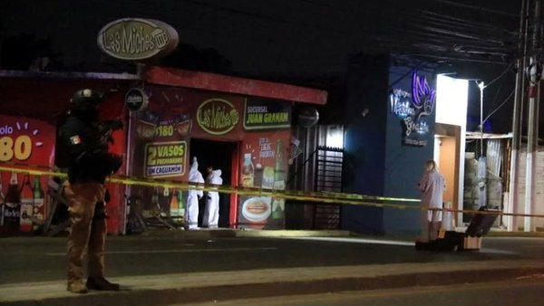 Asesinan a seis personas e incendian un bar en dos ataques en Tabasco