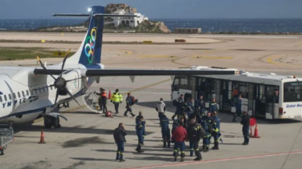 Terremotos siguen sacudiendo cada pocos minutos la isla volcánica de Santorini en Grecia