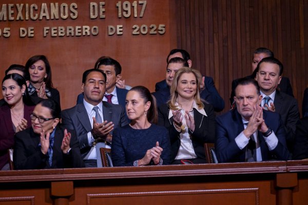 Maru Campos acude a ceremonia por el 108 Aniversario de la Constitución