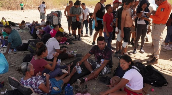 Caravana migrante avanza sin rumbo definido en Oaxaca ante endurecimiento de políticas en EU