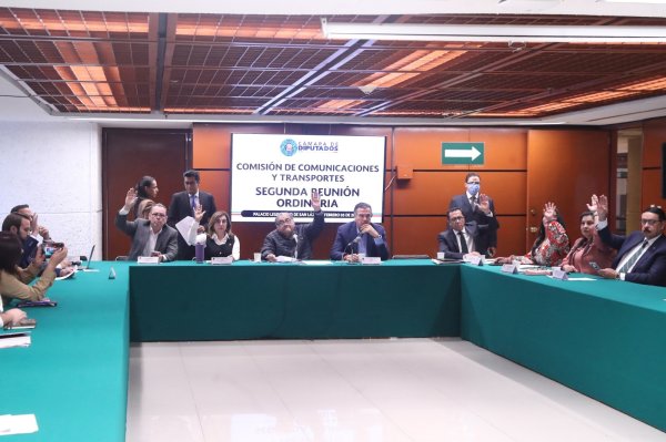 Comisión de Comunicaciones y Transportes aprobó reformas en materia de servicio ferroviario y de caminos