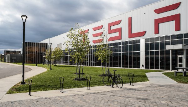 705 días y nada, Tesla no construye la gigafactory, pero si vende su nuevo modelo