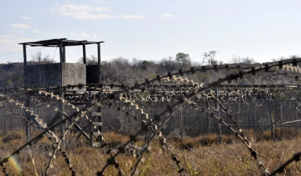 EE.UU. difunde un primer video del vuelo inicial hacia Guantánamo de los migrantes arrestados