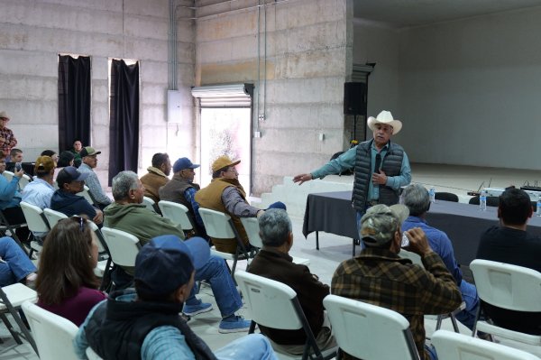 Acerca Arturo Zubia apoyos y financiamiento para el sector agropecuario