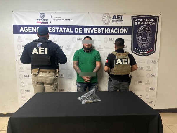 Capturan Agentes de COE a hombre con un arma de fuego en Cd. Juárez