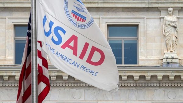 Juez frena el plan de Trump de suspender a miles de empleados de USAID