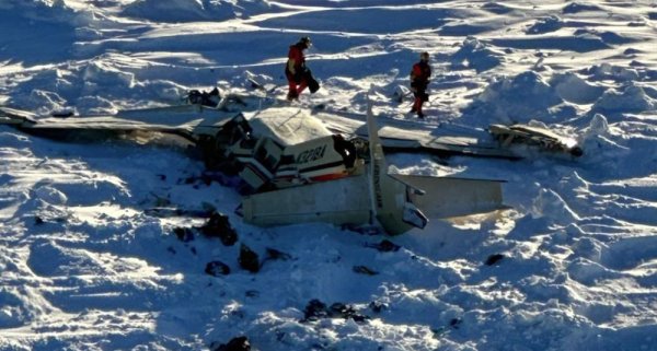 Confirman 10 muertos en accidente de una avioneta en Alaska