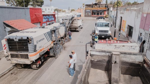 Gobierno Municipal continúa con la pavimentación en la zona centro de Camargo