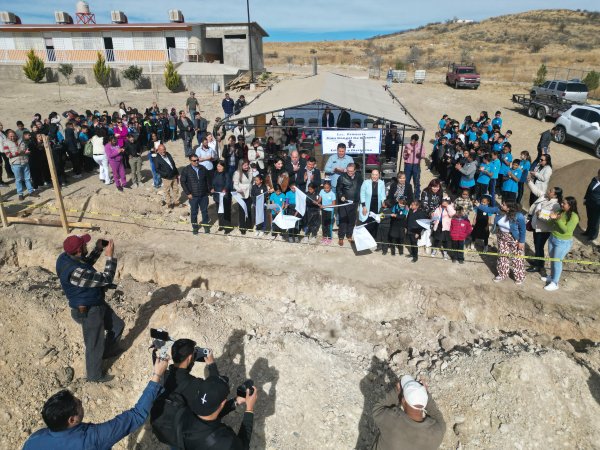 El alcalde Chava Calderón arranca obras conjuntas de beneficio escolar por cerca de 5 mdp