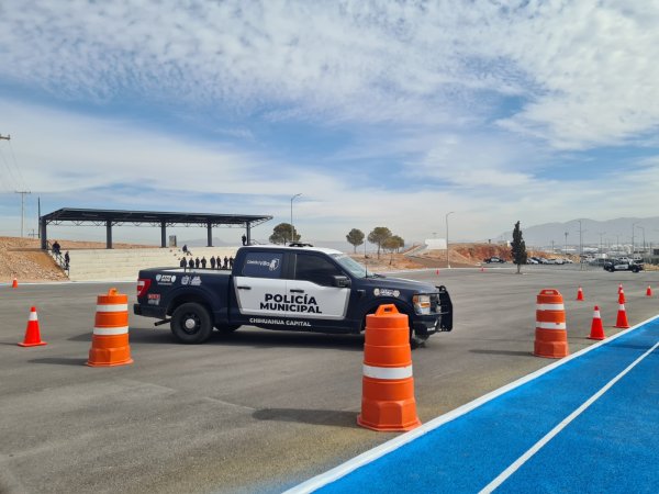 Actualizan policías municipales habilidades en conducción de vehículos de emergencia