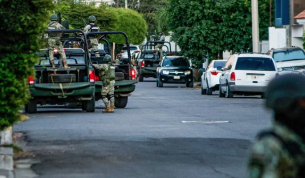 Suspenden clases presenciales en escuelas de Culiacán y la UAS tras la detención de tres miembros de Los Chapitos