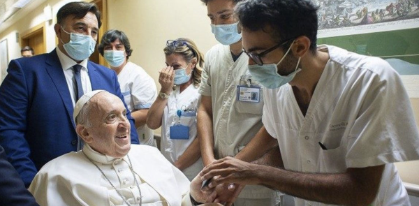 Papa Francisco cumple siete días hospitalizado