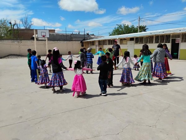 Trabaja Gobierno de Meoqui en preservación de lengua materna y tradiciones de la comunidad Tarahumara