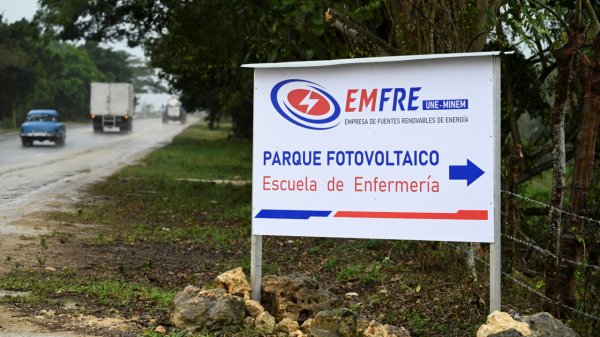 Cuba enciende primer parque fotovoltaico para enfrentar escasez eléctrica