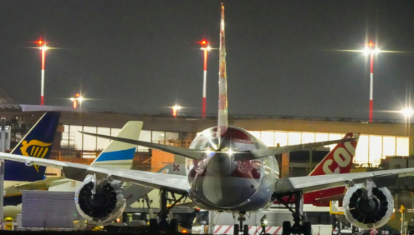 Aterriza de emergencia en Roma un avión de American Airlines que iba de NY a Nueva Delhi