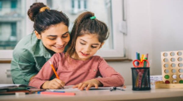 Tarea de cuidados impacta en la salud física y mental de las mujeres