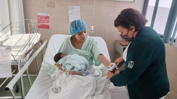 Recibe IMSS Chihuahua primer bebé de 2025 en Ciudad Juárez