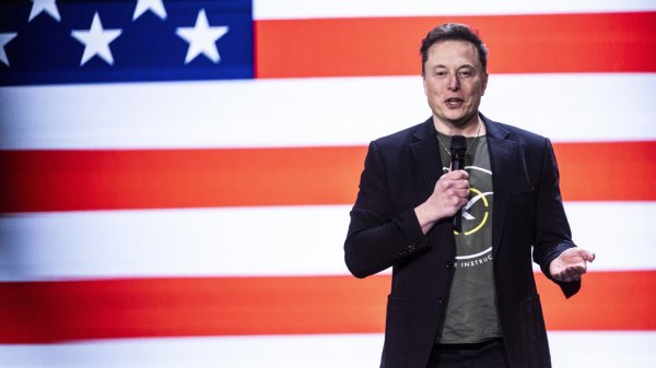 Musk acusa a la Administración Biden de traición