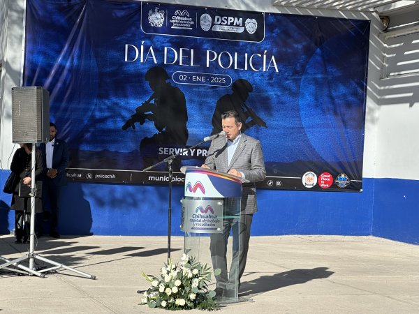 Encabeza Bonilla festejos y homenaje a policías caídos