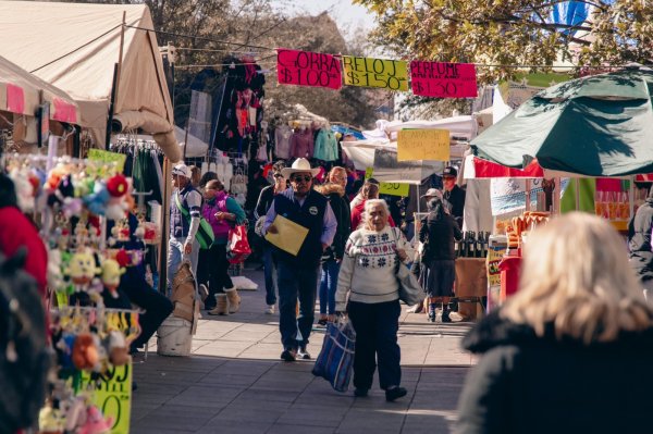 A partir de mañana, se retirarán vendedores ambulantes de Plaza de Armas por término de temporada navideña