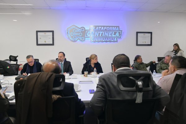 Maru Campos y Mesa de Seguridad analizan tema de migración en Ciudad Juárez