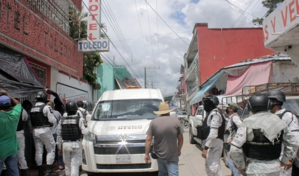 Hallan a 21 migrantes de Cuba, India, Venezuela y Sudán en un hotel en Chiapas