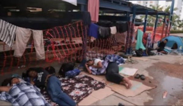 México traslada a migrantes al puerto de Acapulco en su intento de dispersarlos por el país