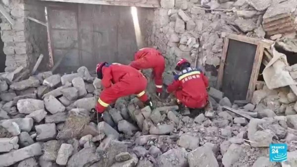 Aumentan a 126 las víctimas mortales del terremoto en el Tíbet