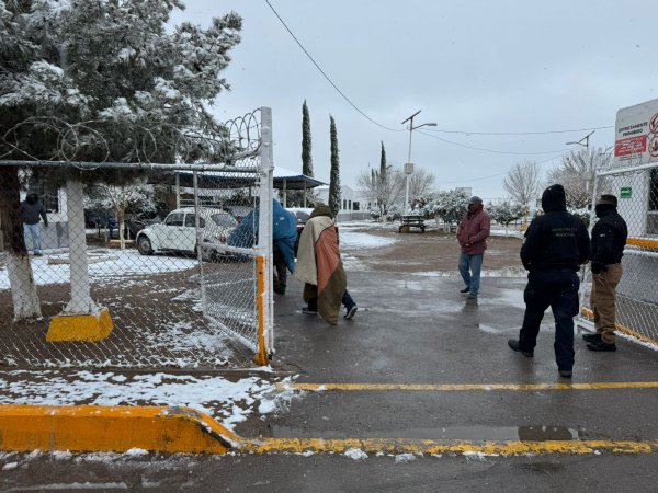 Brindan refugio a personas en situación de calle por bajas temperaturas en Delicias