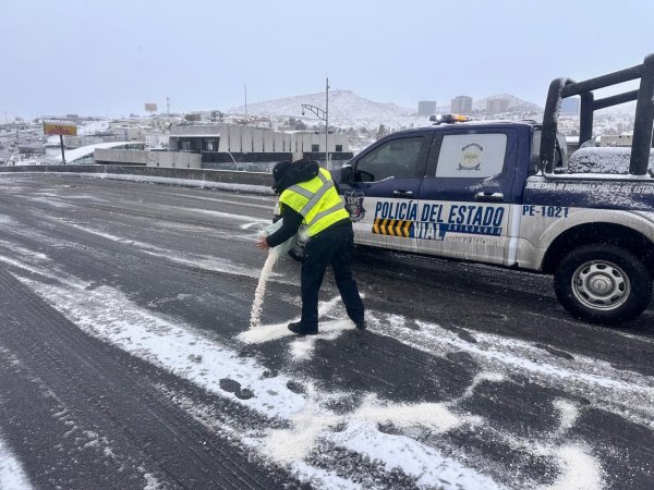 Llama Policía Vial a extremar precauciones al conducir ante bajas temperaturas