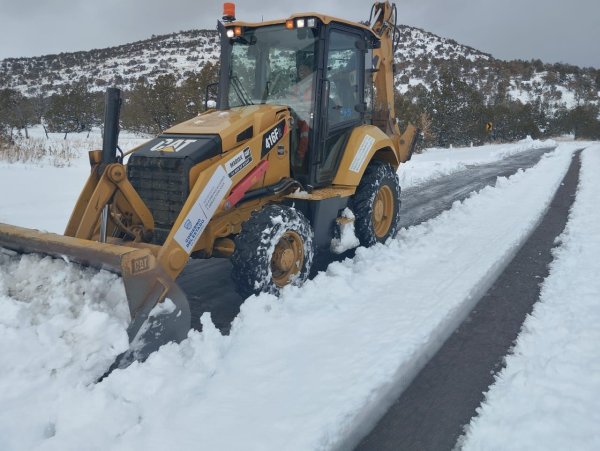 Intensifica SCOP labores de remoción de nieve y aplicación de sal en tramos carreteros