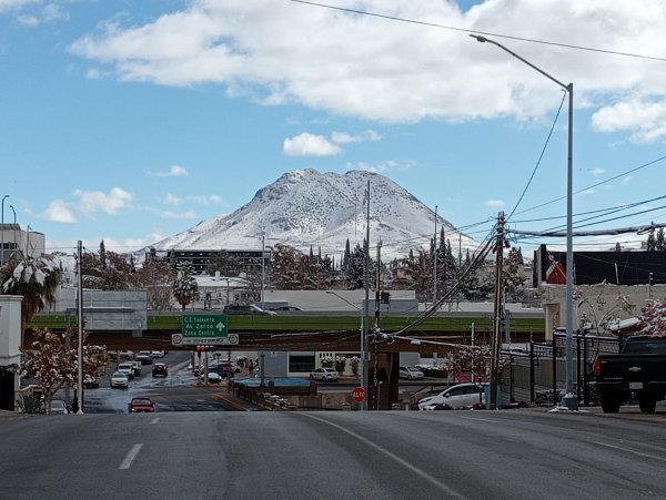 Hoy, temperatura mínima de - 6 grados centígrados y máxima de 12