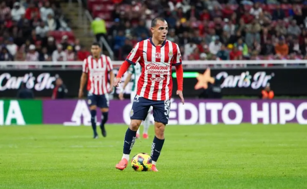 Hugo Camberos, el canterano de 17 años que debutó con Chivas