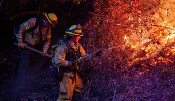 Fuertes vientos en Los Ángeles seguirán hasta el miércoles y avivarán las llamas, advierten autoridades