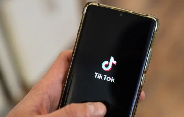 Rumoran posible venta de TikTok a Elon Musk; esto dice la red social