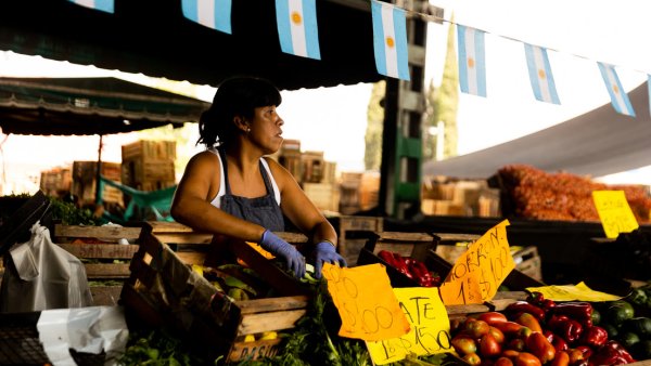 La inflación de 2024 en Argentina cayó más del 90% respecto al año anterior