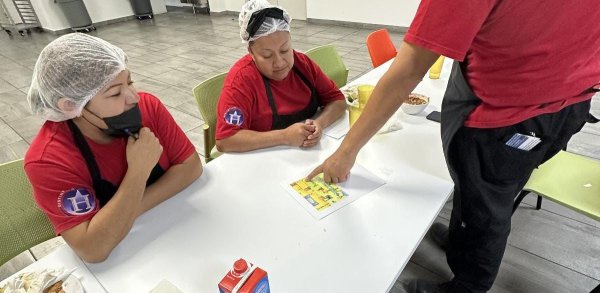 Capacita FEN-UACH a trabajadores de empresas para prevenir riesgos laborales