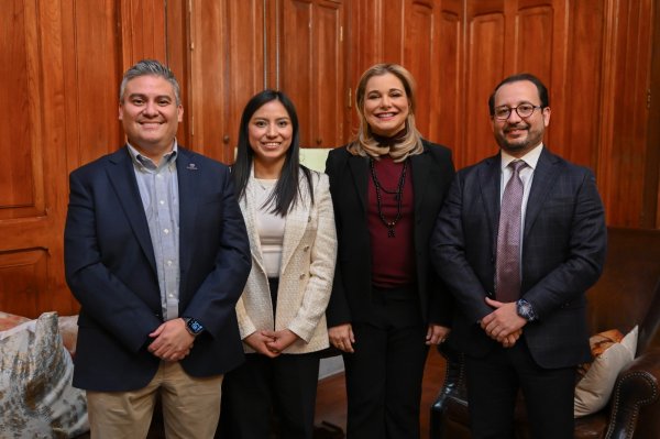 Maru Campos da la bienvenida al Gobierno del Estado a la científica chihuahuense Nadia Zenteno