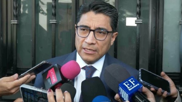 Consejero jurídico de Delfina Gómez justifica no haberse separado del cargo para postularse como ministro de la SCJN