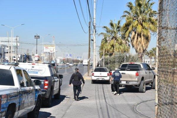 Riña por percance vial deja dos detenidos, uno de ellos lesionado