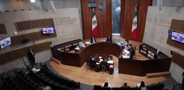 Tribunal Electoral denunciará ante la FGR a juez que le ordenó acatar suspensión