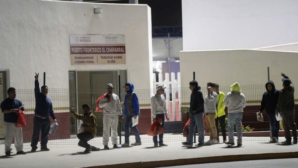 Trump cierra oficinas de inmigración en América Latina