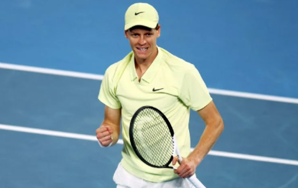 Jannik Sinner supera a Shelton y defenderá su título de campeón del Abierto de Australia ante Zverev