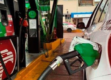 Denuncia Mario Vázquez gasolina cara por culpa de los impuestos