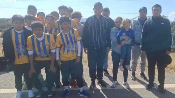 Equipo de futbol infantil sufre secuestro y asalto exprés en carretera de San Luis Potosí; todos están a salvo