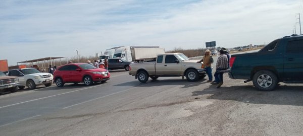 Cierran otra vez productores la carretera 45 por falta de pago de Liconsa