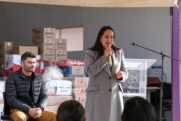 Alma Limas encabeza entrega de Desayunos Escolares en beneficio de la niñez deliciense